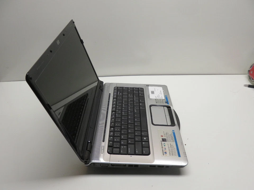 Portátil HP DV6815nr AMD Turion 64 x2 1 GB Ram sin disco duro ni batería Foto 2 de 4