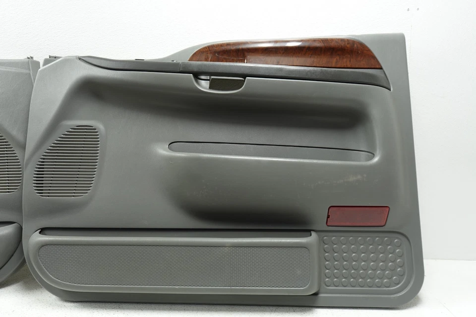 Paneles de puerta delantera trasera Ford Super Duty Excursion F-250 F-350 1999-2007 fabricante de equipos originales W6022 Foto 2 de 4