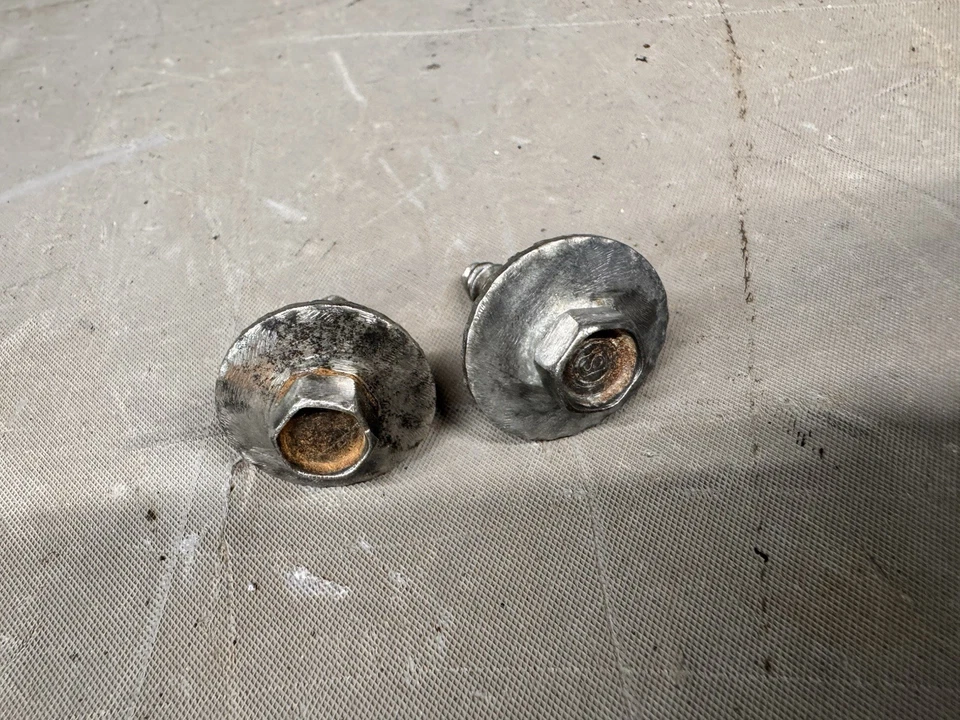 Banco trasero Ford Galaxie 1960-1968 asiento trasero pernos merodeador Monterey Parklane OEM Foto 3 de 4