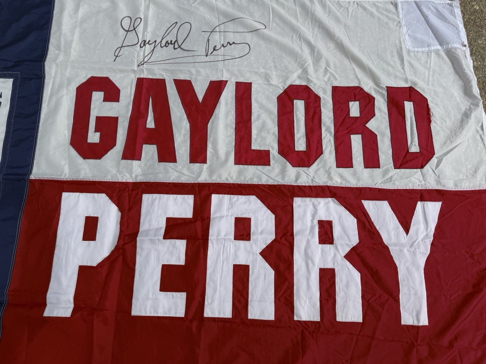 Gaylord Perry Signed Game Used Flag Globe Life Park Texas Rangers HUGE AUTO HOF - image 4
