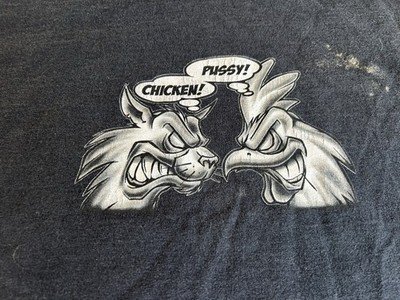 Vintage Y2K Shirt Chicken Vs Pussy Funny Parody Fight Battle SZ 2XL Black