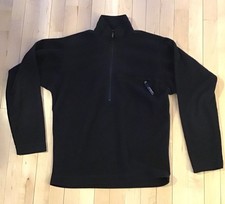 Patagonia Men  s Black Sweater Size Small 1/4 Zip Pullover