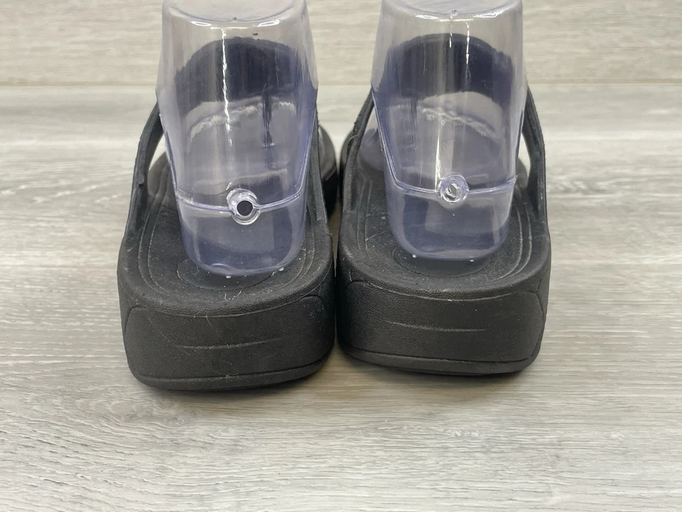 Sandalia Ortopédica Para Mujer US 9 Negra Brillante Cuña Cómoda Tanga Zapato Foto 4 de 4