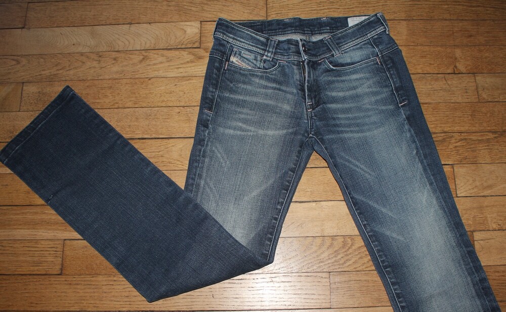 Jeans Diesel Pour Femme – Taille W25 L32 (FR 34) – Modèle SOOZY – Occasion Très Bon état