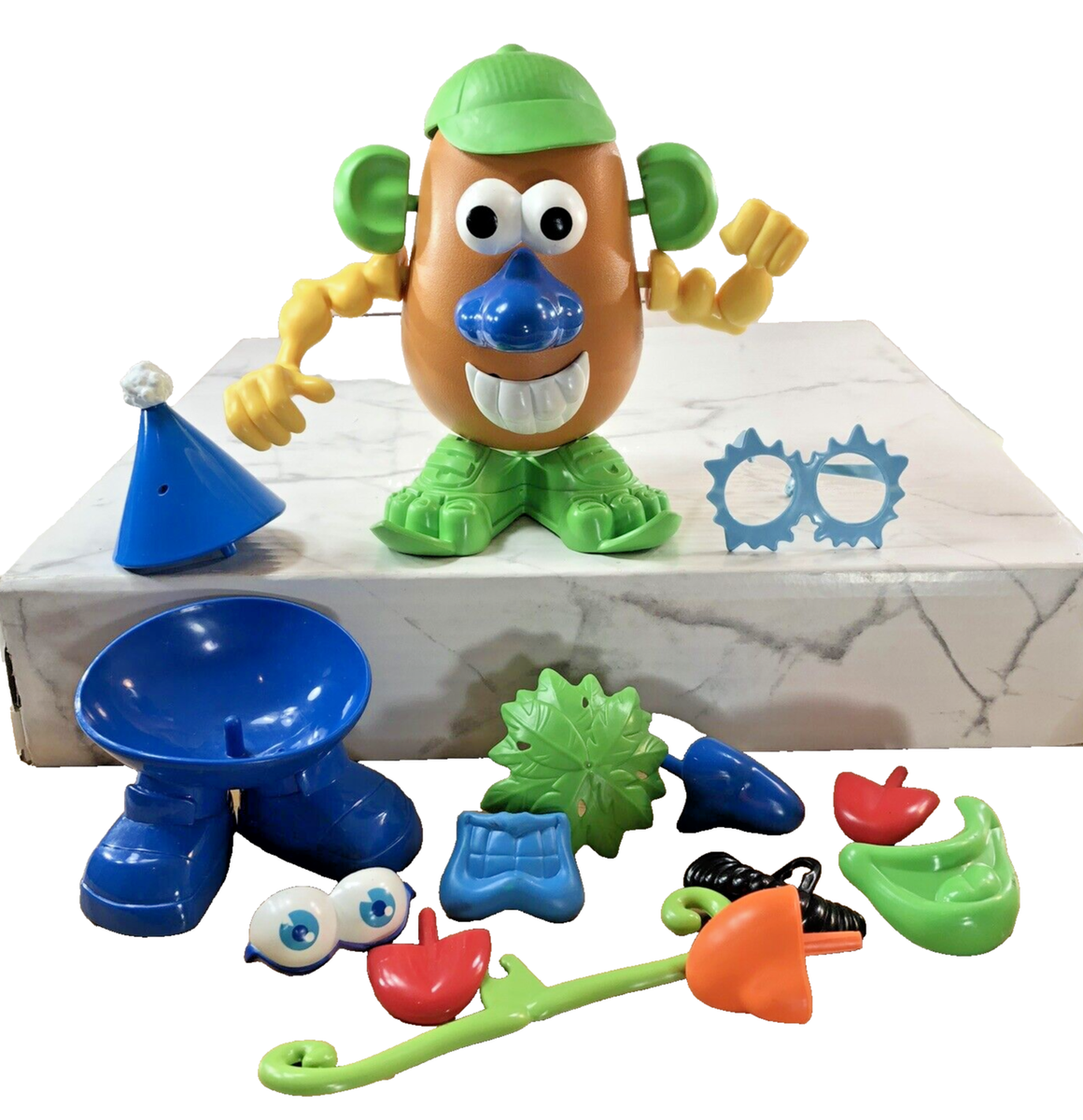 2010 Hasbro Mr. or Mrs Potato Head full size Spud with 22 Extras