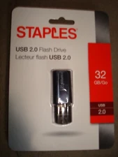 STAPLES USB 2.0 FLASH DRIVE 32GB