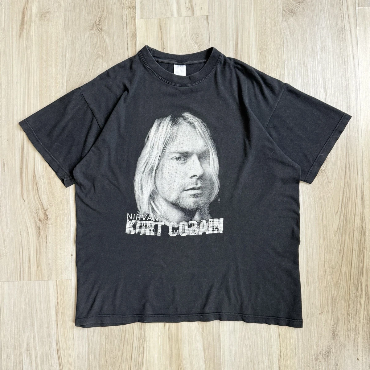 Preços baixos em Camiseta Kurt Cobain Vintage | eBay
