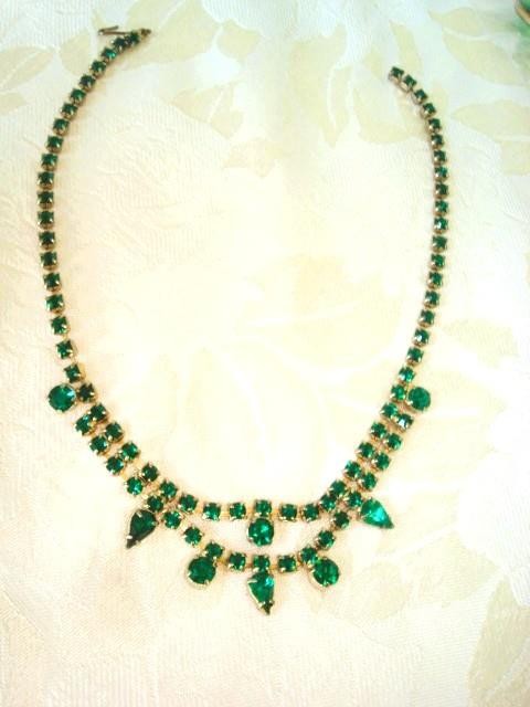Choker Necklace With Green Rhinestones 15 In. KJ