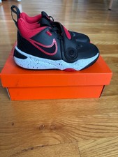 New in Box Nike Youth Boys Shoes Size 11 Team Hustle DV8994-003 Black/Red/White