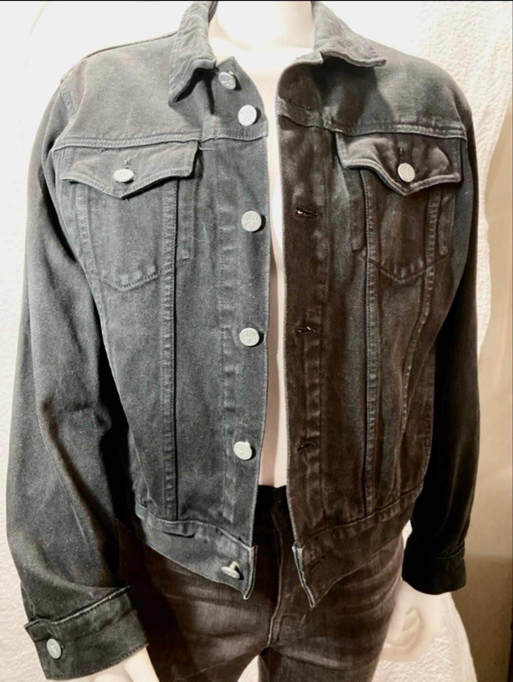 Vintage Calvin Klein Women's Black 100% Cotton Denim Trucker Jean Jacket Size S thumbnail 3