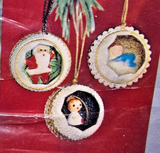 LeeWards TINY PANORAMA EGGS Vtg Sequin Bead Christmas Ornament Kit Torn Packing
