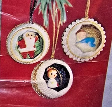LeeWards TINY PANORAMA EGGS Vtg Sequin Bead Christmas Ornament Kit Torn Packing