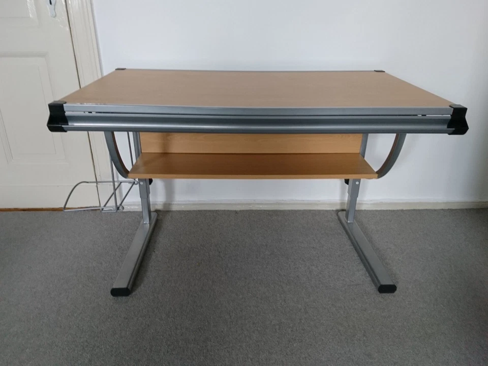 Schüler-/Jugendschreibtisch, Metall/Holzoptik, 117 x 68cm (L x B), gut erhalten!