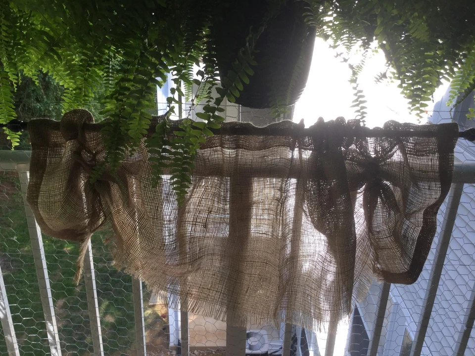 Cenefa/cortina de arpillera natural con flecos rústicos Foto 2 de 4