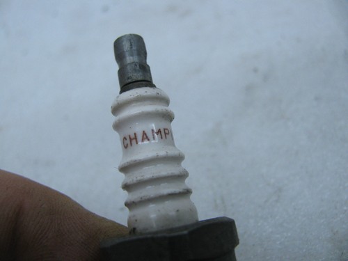 Pair original Harley Davidson Champion #4 Spark Plugs Panhead aircooled - Picture 4 of 9
