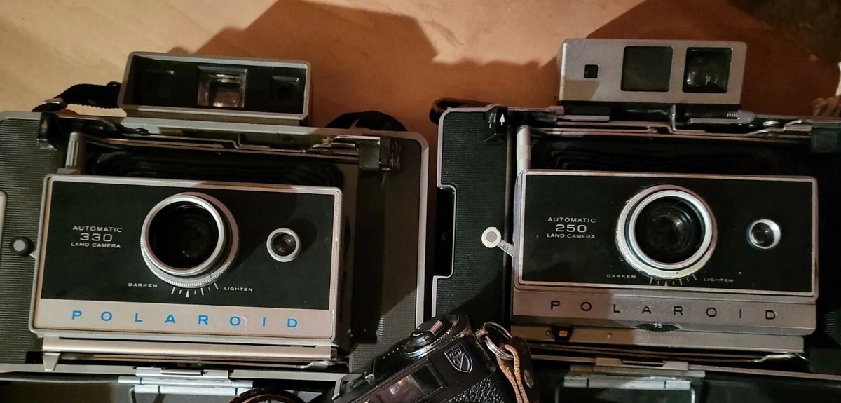 Lot Vintage Polaroid 330 250 Land Camera Flash +strap +Cases