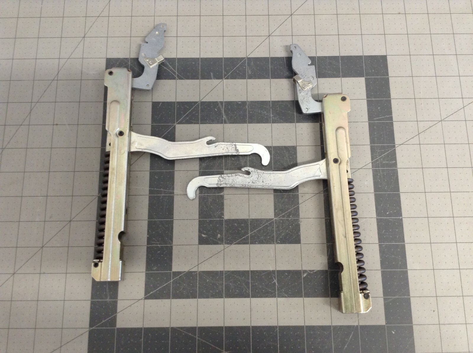 Dacor Oven Door Hinges (Set of 2) 82508 701035 DE8104348A eBay