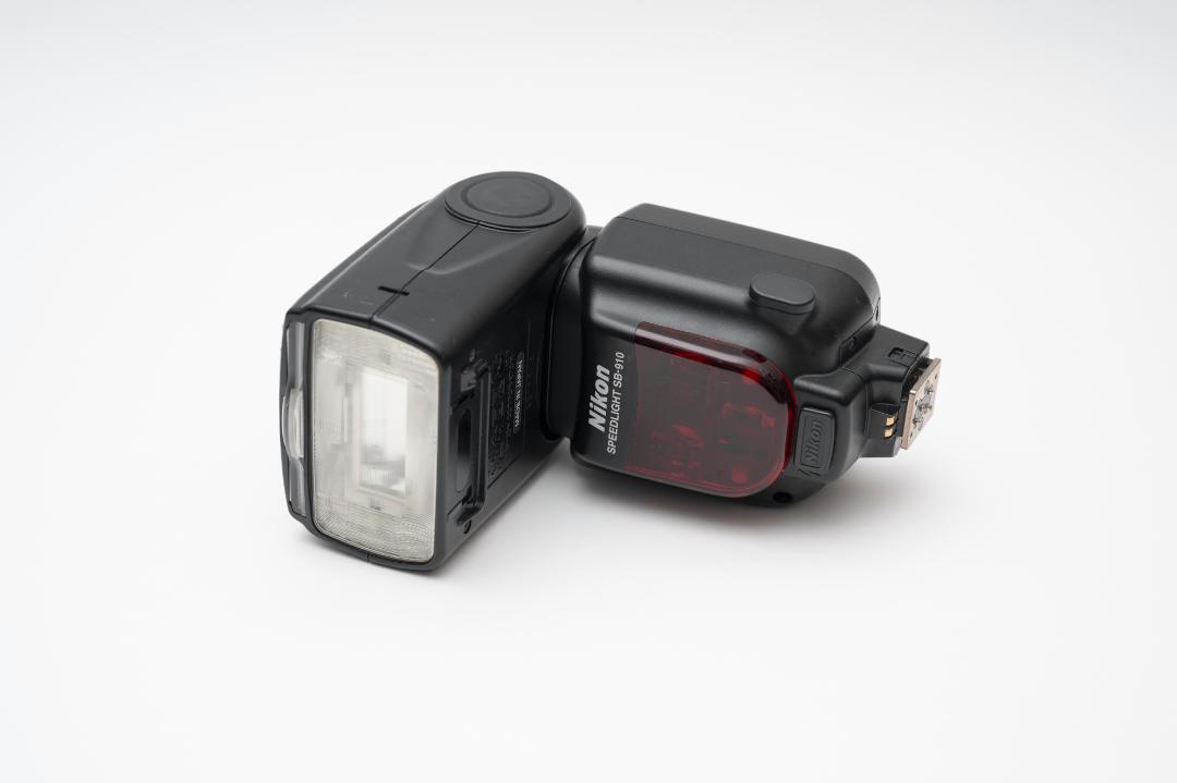 Nikon Speedlight SB-910 - Professional Flash Used from Japan Nikon Speedlight SB-910 - Professional Flash Used from Japan
