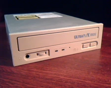 CD-ROM Drive Plextor PX-40TSi UltraPlex Wide May 1999 0001 LR92957 SCSI