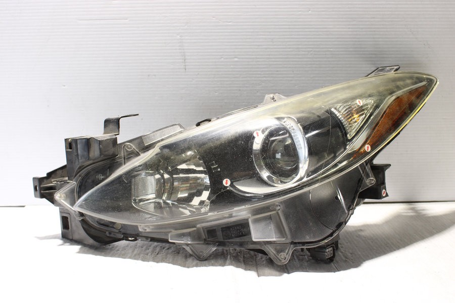 2014-2016 Mazda Mazda3 Halogen Left Side Headlight Assembly OEM BPW1-51-0L0