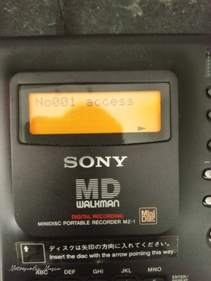Sony MD Walkman Portable Minidisc Recorder  MZ-R70. FOR PARTS/ REPAIR
