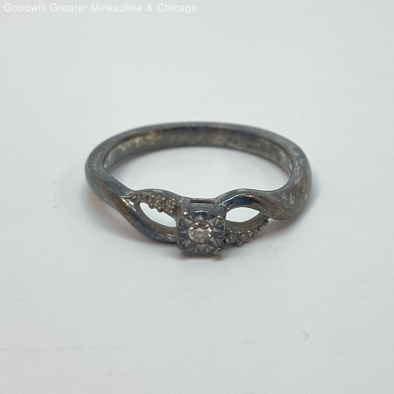 925 Sterling Silver Diamond Accent Ring 2.4g
