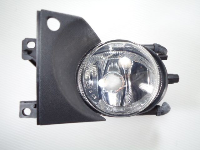 Phare anti-brouillard gauche 63176900221 de rechange pour berline et break