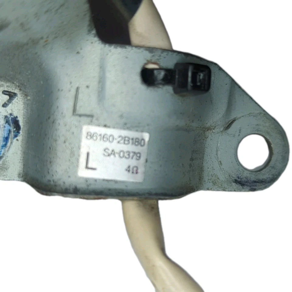 Toyota Celica GT 1994-99 panel de puerta altavoz tweeter radio lado del conductor izquierdo  Foto 2 de 4