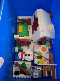 Lego Creator 3 in 1: Lakeside Lodge 31048  and other Lego. not sure if Complete 