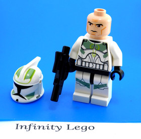 LEGO Clone Trooper Minifigure Star Wars with Sand Green Markings (7913 66377)