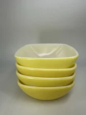 Vintage Pyrex Yellow Square Ovenware Bowl 410-12 oz (Set Of 4) 4.75in (Vintage)