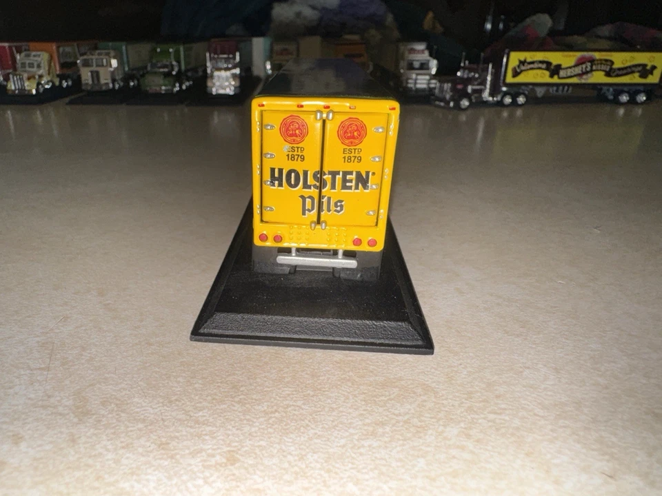 MATCHBOX 1:100 scale 31328 HOLSTEN PILS DAF TRACTOR & TRAILER IN BOX - Image 4 of 4
