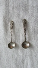Repousse Kirk Sterling Silver Individual Salt Spoon (2 available)