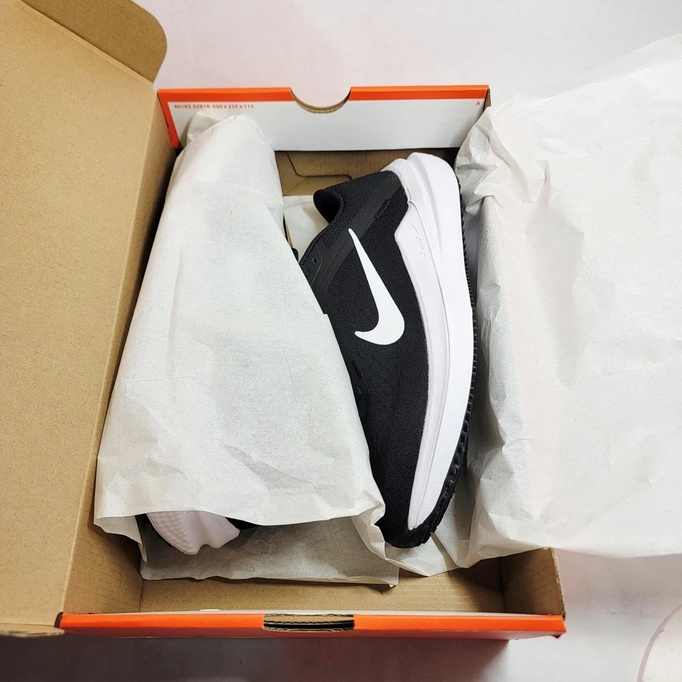 Nike Air Zoom Winflo 10 Men's Sz 8 Black White DV4022 003 NEW IN BOX - Image 3 of 4