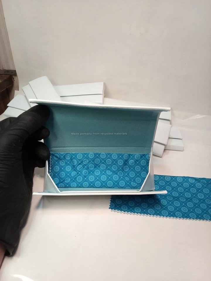 Estuche para Gafas con Paño 'Tura' Blanco Magnético  Foto 3 de 4