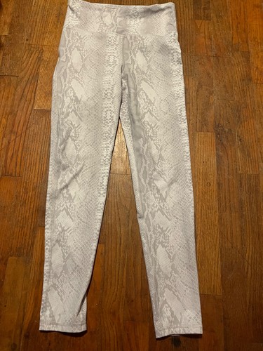Mono B Light Snakeskin Yoga Leggings Womens Size M Gray slightly used condition