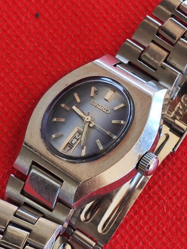 Vintage Seiko 2906-7030 Ladies Automatic Watch _3300 - Picture 3 of 11