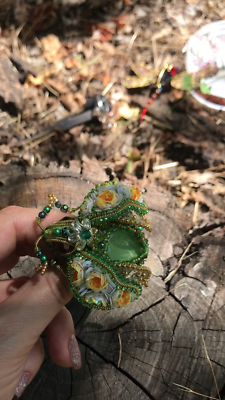 Embroidered Insect pin Flower lime bug brooch Beaded bug  display picture 2
