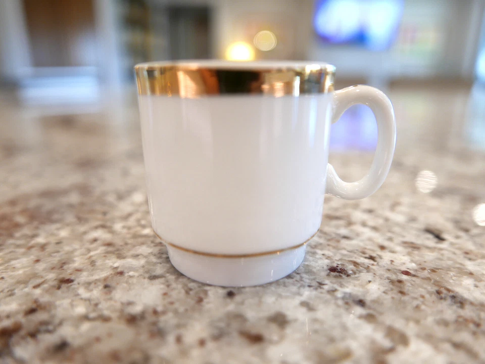 Juego de 6 tazas y platillos Mann 1976 Japón Demitasse café espresso borde dorado blanco Foto 4 de 4