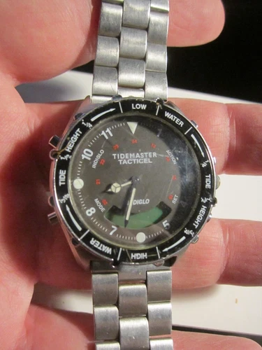 VINTAGE TIMEX TIDEMASTER TACTICELL NOT WORKING FITS UP TO 8 1/2" WRIST - SC-5A