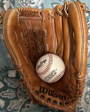 Vintage Wilson Bruce Sutter Autograph Model Baseball Mitt RH Throw 131954 NICE!