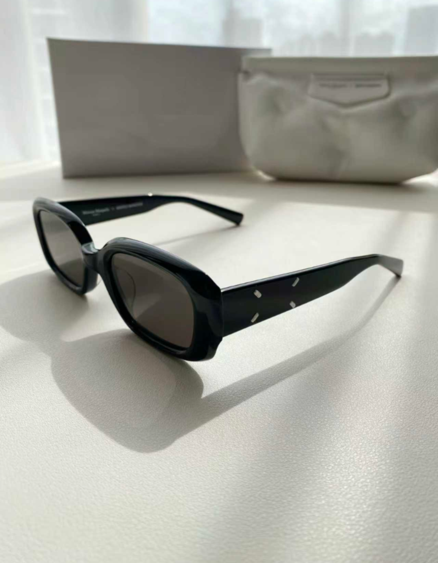 Gentle Monster Maison Margiela MM106 01 Sunglasses Black With Case