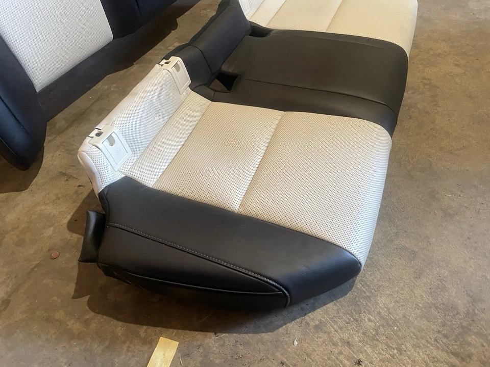 Asiento inferior raro para Lexus Es300h F Sport 2019 a 2025 Foto 2 de 3