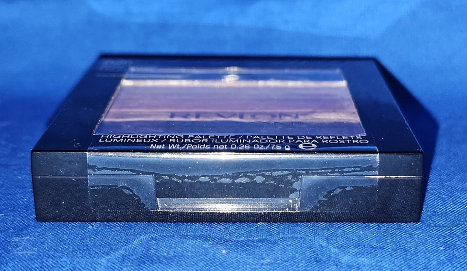 Revlon Highlighting Pallette in HTF Shade 020 Rose Glow Powder Blush Highlighter - Image 3 of 4