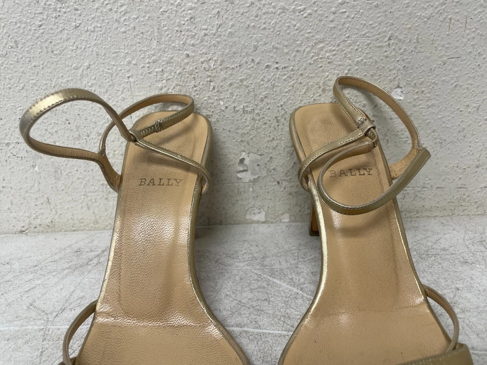 Sandalia Bally Saprenda 2 Egipcia Dorada Metálica Tacón Napa Talla 8M Foto 4 de 4