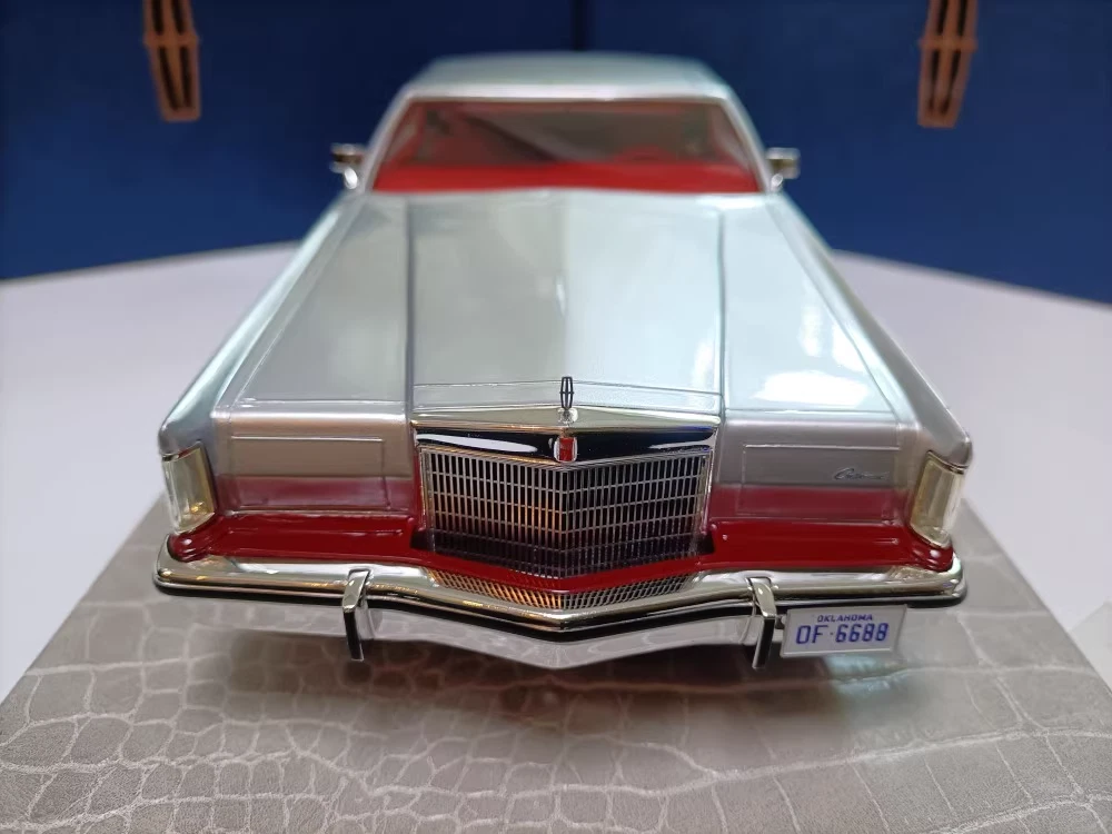 No284 ミニカー1/18 Lincoln Continental Mk5 1/18 LINCOLN