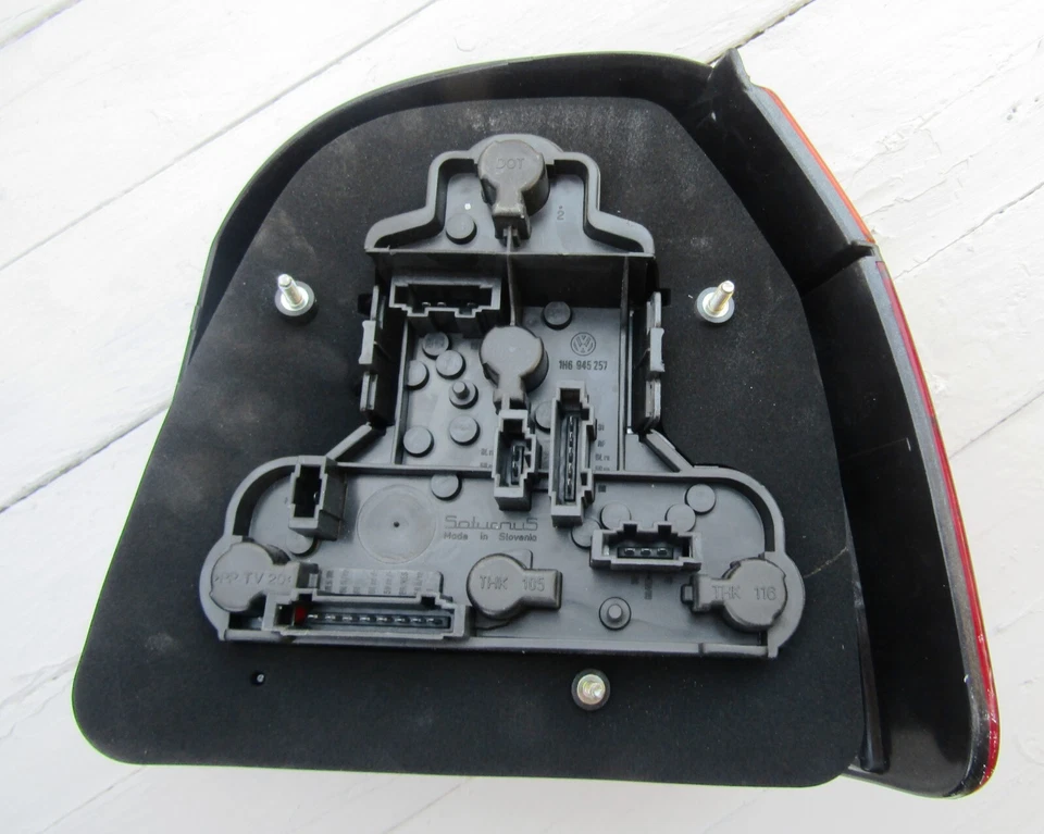 Volkswagen Golf III Model 1992 98 Tail Light Pair LH RH new aftermarket  - Image 3 of 3