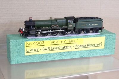 Hornby Crownline Set Gebaut GWR 4-6-0 Flur Klasse Lokomotive 4903 Astley Flur Ol