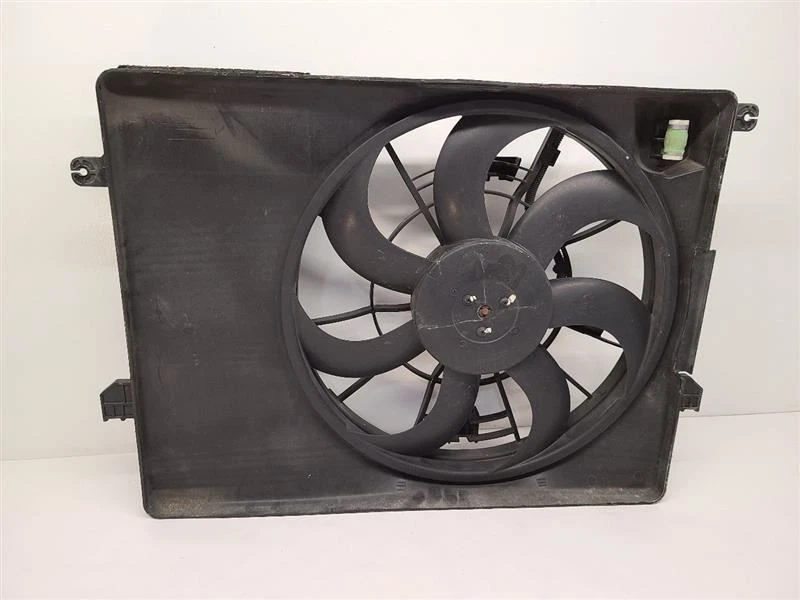 Cubierta del radiador del ventilador de refrigeración del motor Hyundai Tucson 2010-2013 2,4 L OEM 253802S500 Foto 4 de 4