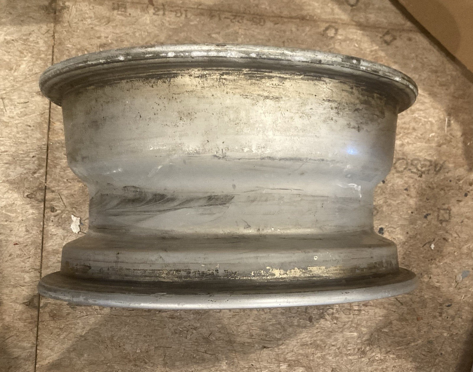 Ferrari Campagnolo Alloy Wheel OEM Original from 365GT 2+2   40528  15x7.5